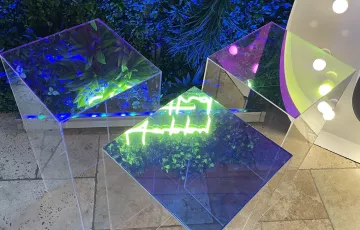 ref 135 (colonnes en plexiglas)